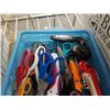 Image 2 : Tray of scissors and rotary cutter