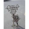 Image 2 : 4 foot decorative metal stand and with bundle of ground stakes