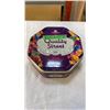 Image 2 : 2 tins of necklaces and bracelets