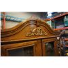Image 2 : OAK 2 PIECE CHINA CABINET