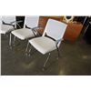 Image 8 : 4 WHITE STACKING CHAIRS