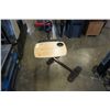 Image 2 : STANDER TRAY TABLE