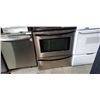 Image 8 : BLACK FRIGIDAIRE STOVE, working
