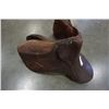 Image 2 : Vintage english horse saddle