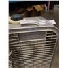Image 2 : LASKO BOX FAN