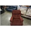 Image 2 : UPHOLSTERED RECLINER