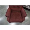 Image 3 : UPHOLSTERED RECLINER