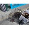 Image 2 : 2 decorative metal baskets with box of decorative metal
