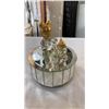 Image 2 : MIRRORED MUSIC BOX, LIDDED BEAR DISH AND ART GLASS BIRD FIGURE - ONE VINE BROKEN