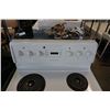 Image 2 : WHITE FRIGIDAIRE STOVE - WORKING