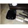 Image 3 : Taylor scale, Homedics humidifier and chef knives