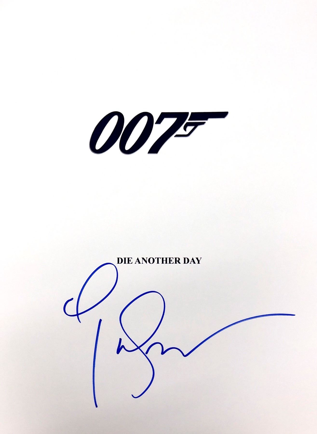 007 Script Pierce Brosnan Autograph Signed James Bond 007 Script Cover