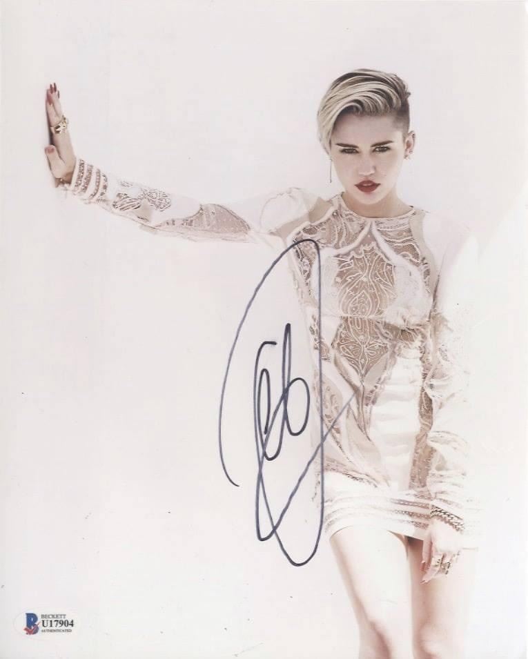 Miley Cyrus 直筆サインフォト Autograph Signed Miley Cyrus Photo