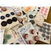 Image 3 : LOT OF VINTAGE CARDED BUTTONS