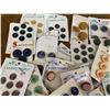 Image 5 : LOT OF VINTAGE CARDED BUTTONS