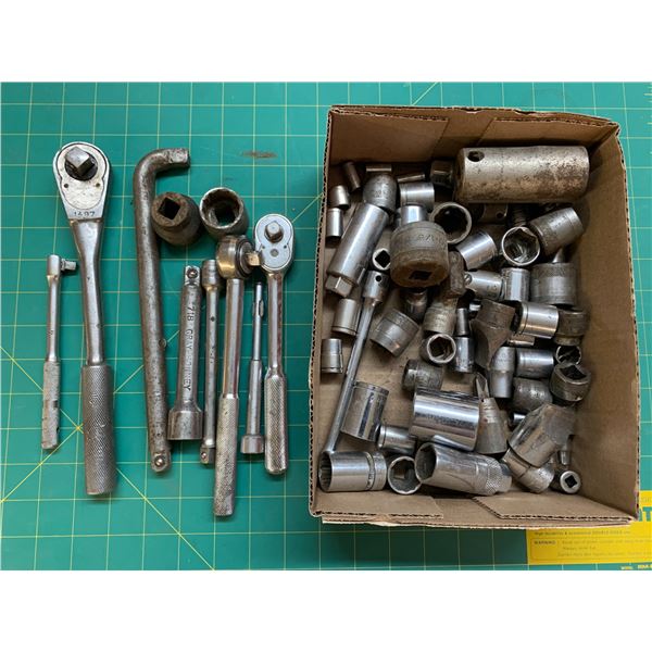 LOT OF SOCKETS DRIVERS ETC