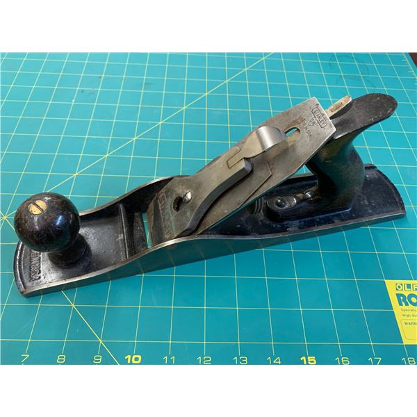 STANLEY WOOD PLANE WITH SWEETHEART STAMPED BLADE
