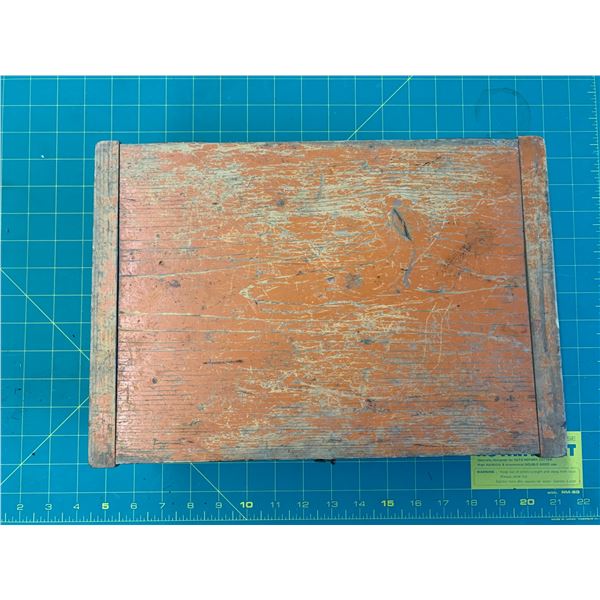 WOODEN BOX SHOE SHINE CONTENTS