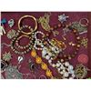 Image 6 : MISC JEWELRY LOT VINTAGE ESTATE COSTUME ETC