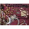 Image 5 : MISC JEWELRY LOT VINTAGE ESTATE COSTUME ETC