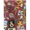 Image 4 : MISC JEWELRY LOT VINTAGE ESTATE COSTUME ETC