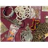 Image 2 : MISC JEWELRY LOT VINTAGE ESTATE COSTUME ETC
