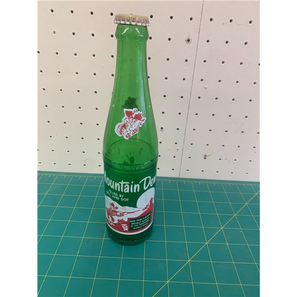 VINTAGE HILL BILLY MOUNTAIN DEW SODA POP BOTTLE WITH CAP