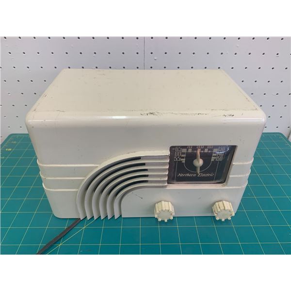 VINTAGE NORTHERN ELECTRIC RADIO WORKING