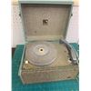 Image 1 : VINTAGE VICTROLA PORTABLE RECORD PLAYER AS IS