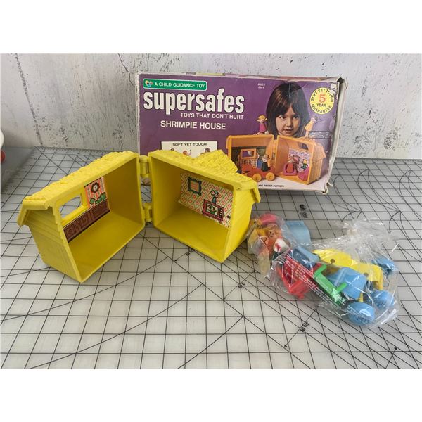 VINTAGE SUPERSAFES SHRIMPIE HOUSE TOY SET WITH BOX