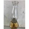 Image 3 : ANTIQUE OIL LAMP