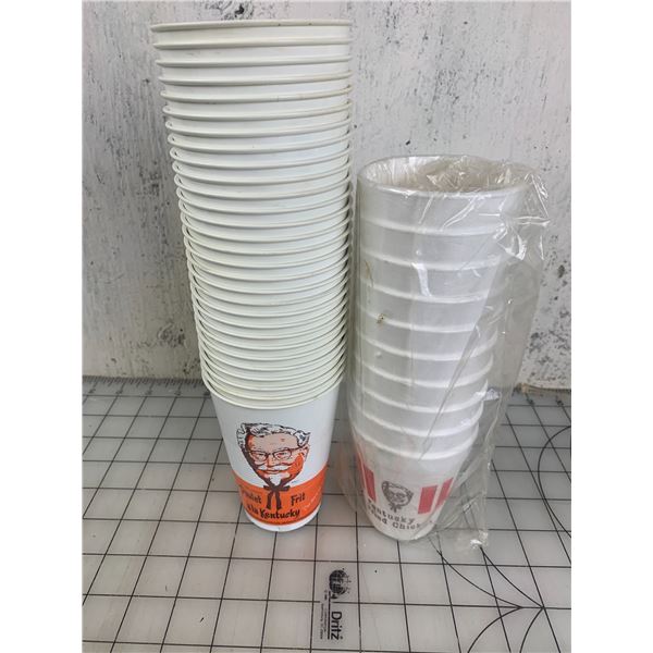 LOT OF 29 VINTAGE PLASTIC KFC CUPS AND 10 STYROFOAM CUPS
