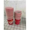 Image 2 : LOT OF VINTAGE TAB WAX PAPER CUPS
