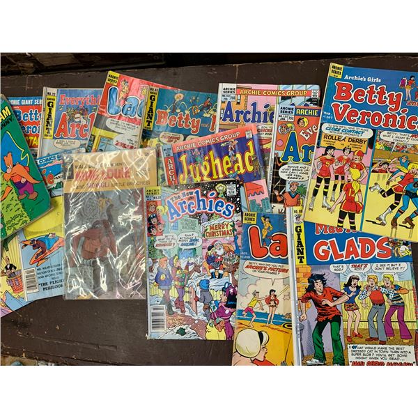 LOT OF 20 VARIOUS COMIC BOOKS ARCHIE WALT DISNEY ETC