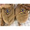 Image 3 : 2 PAIR LEATHER BEADED MOCCASINS