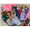 Image 2 : LOT OF BARBIES