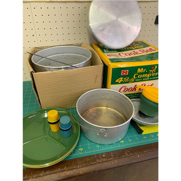 VINTAGE CAMPING SET WITH BOX