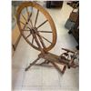 Image 6 : ANTIQUE SPINNING WHEEL STANDS 42.5" TALL
