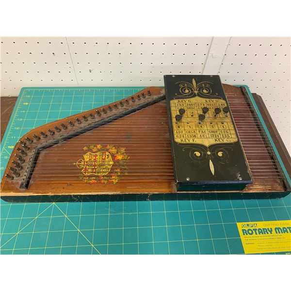 VINTAGE AUTOHARP