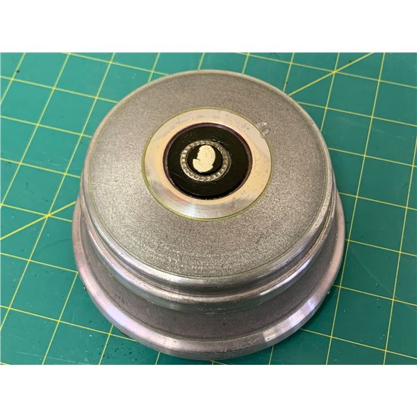 VINTAGE MUSICAL POWDER BOX