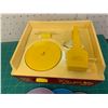 Image 2 : VINTAGE FISHER PRICE TOY RECORDS PLAYER