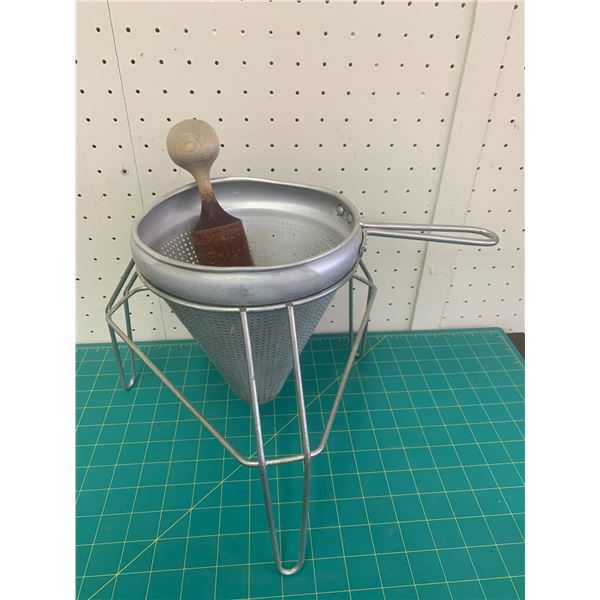 VINTAGE FRUIT PROCESSOR