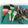 Image 4 : PAINT BRUSHES SCREWDRIVERS ETC