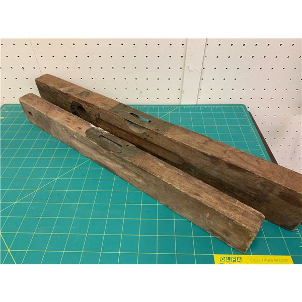 LOT OF 2 ANTIQUE STANLEY WOOD PLANES ONE IS SW SWEETHEART