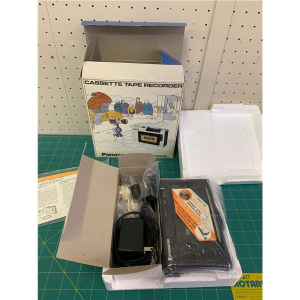 VINTAGE PANASONIC CASSETTE TAPE RECORDER WITH BOX