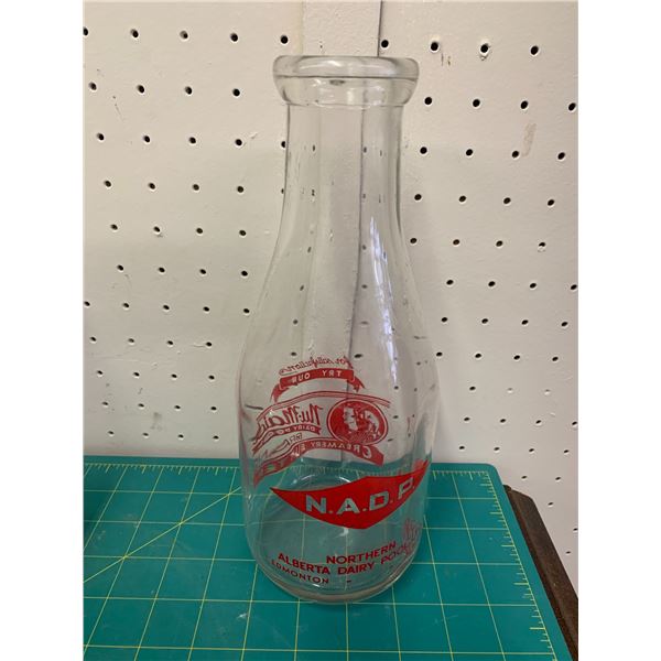 VINTAGE NORTHERN ALBERTA DAIRY POOL ADVERTISING MILK BOTTLE