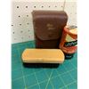 Image 3 : VINTAGE SHOE SHINE KIT