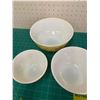Image 4 : VINTAGE PYREX MIXING BOWLS
