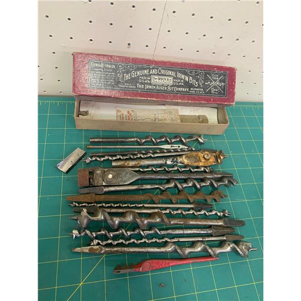 ANTIQUE AUGAR BITS AND IRWIN BIT BOX