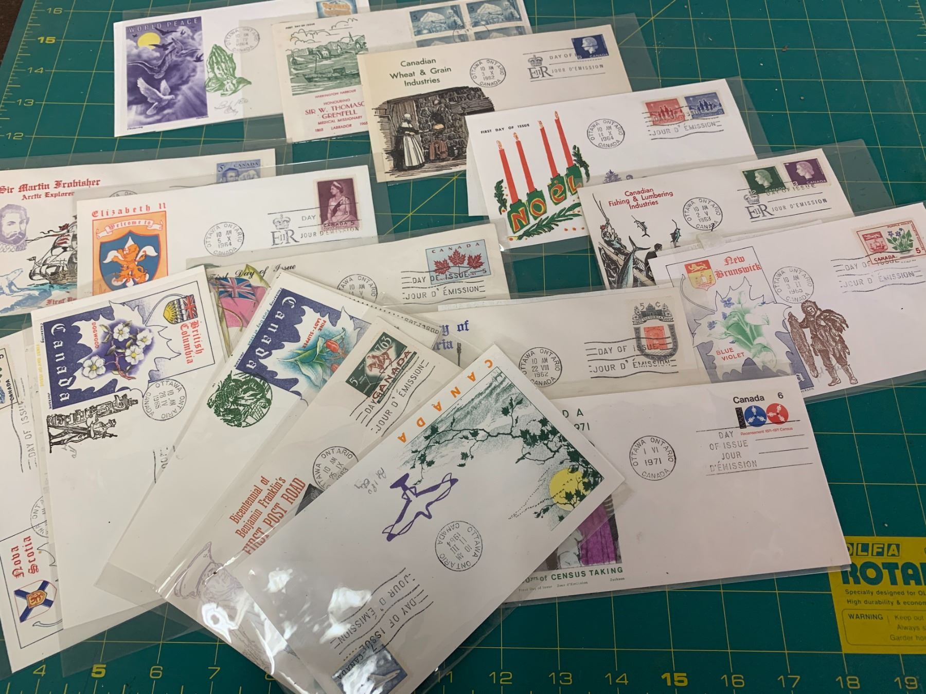 LOT OF FIRST DAY ISSUE STAMP ENVELOPES